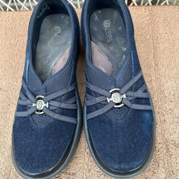 Bzees flats. Size 8. Denim material on outside. Slightly used on inside. - Picture 2 of 7